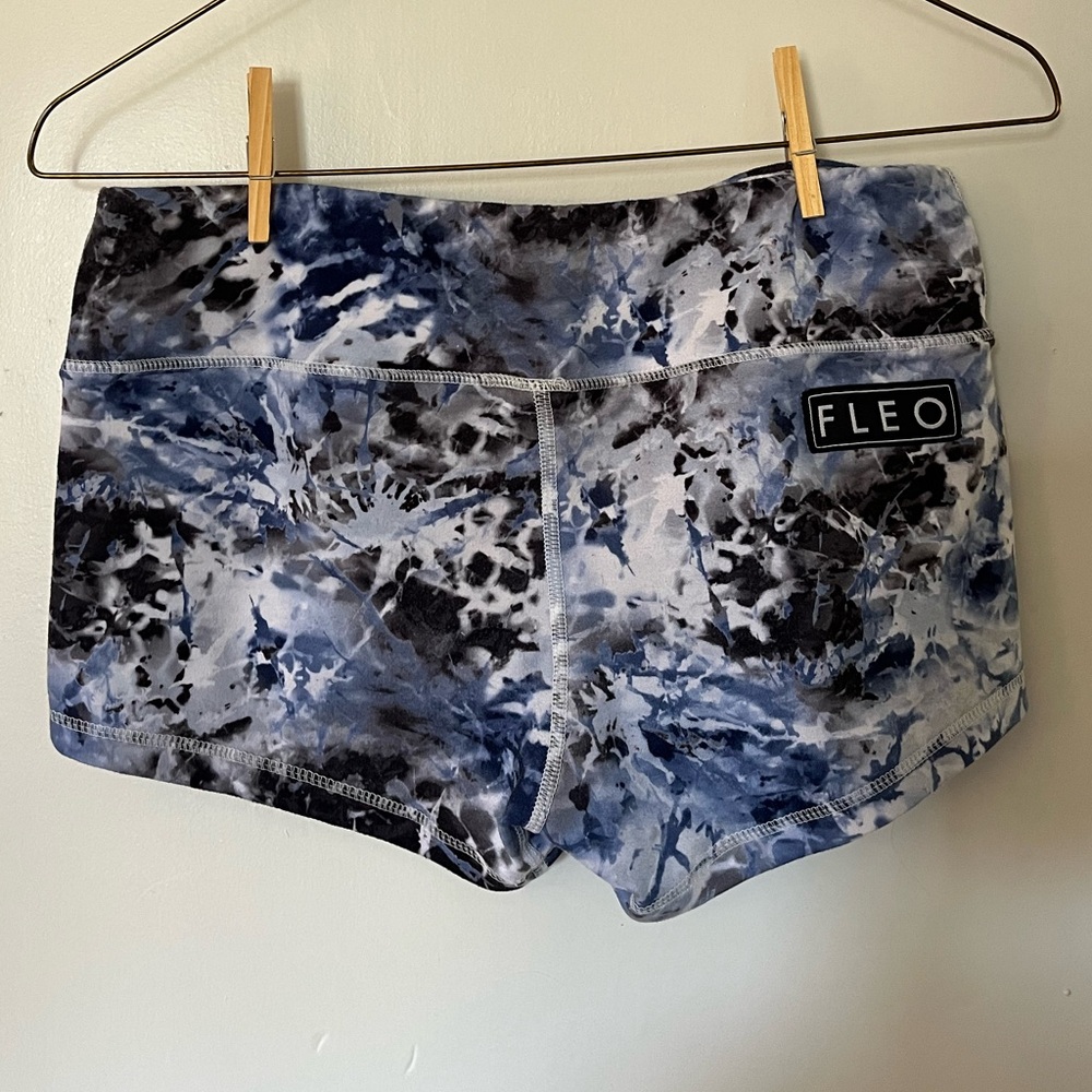 Hurricane pattern FLEO shorts